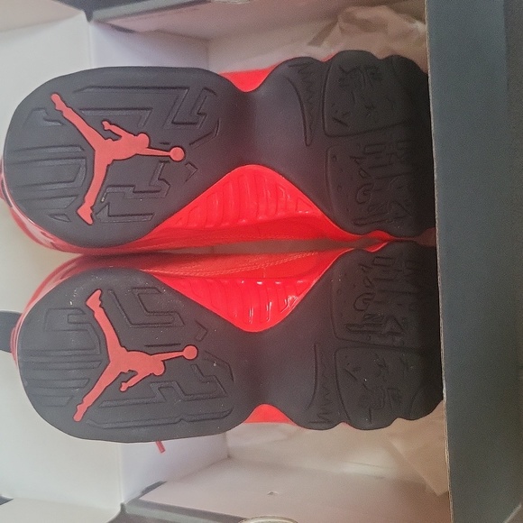 New Nike - Picture 3 of 14